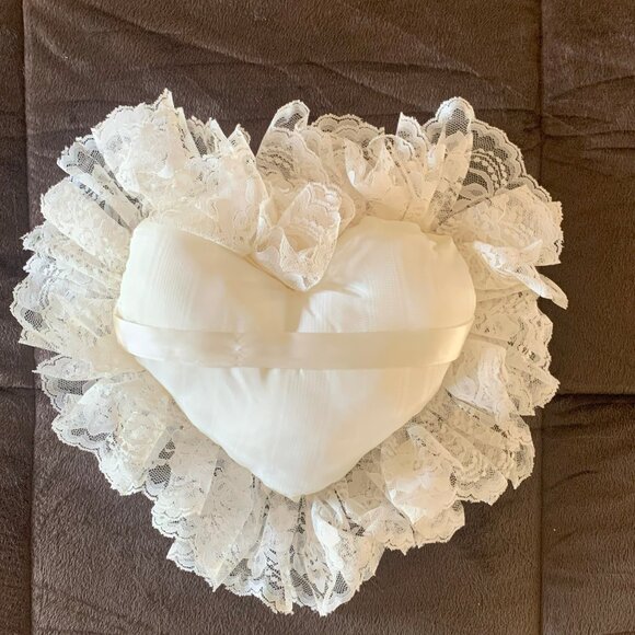 OFF WHITE/CREAM COLORED LACE RING BEARER PILLOW - Picture 2 of 3